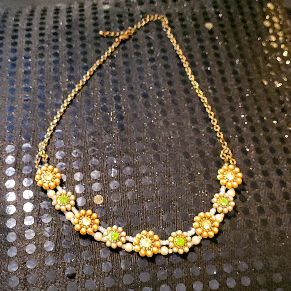 Vintage floral shape Necklace!